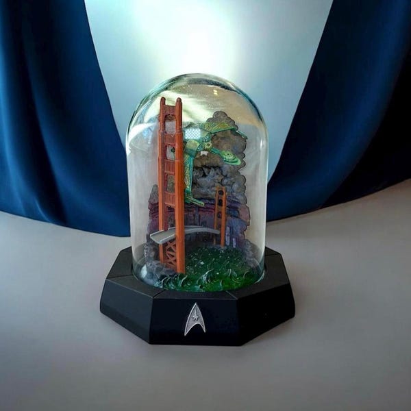 Vintage Star Trek "The Voyage Home" Glass Domed Sculpture