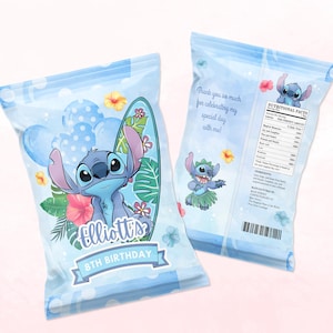Peut inclure: Deux sacs de cadeaux de f&ecirc;te bleu clair avec le personnage Stitch. L'un des sacs pr&eacute;sente Stitch avec une planche de surf, des ballons et des fleurs. L'autre sac contient une &eacute;tiquette de valeurs nutritionnelles et un message de remerciement.