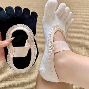Ademende yogasokken met splitten voor pilates en barre – zachte katoenmix antislipgrepen – lichtgewicht en rekbaar voor trainingen, cadeau voor haar