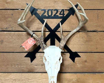 Arrow Mounting Bracket with Year