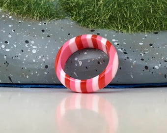 Lucite Striped Ring, Size 8, Pink Red White Plastic Ring