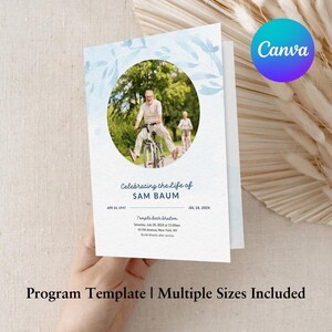 Pode incluir: Um modelo de programa de serviço memorial em aquarela azul e branco. O modelo apresenta uma foto de um homem andando de bicicleta em um círculo com o texto "Celebrating the life of SAM BAUM" e as datas "APR 10, 1947" e "JUL 18, 2024". O texto "Temple Beth Shalom" também está incluído com a data e hora do serviço, o endereço e as palavras "Burial directly after service".