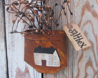 Primitive Saltbox House Rusty Tin Hanging Pocket with Pip Berries GCC5504
