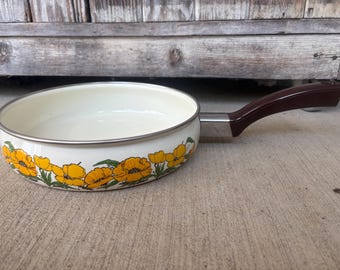 Vintage 1970’s Sanko Ware Enamel Frying Skillet Pan with Yellow Poppy Pansy Design Japan