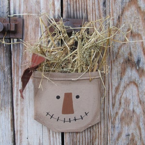 Primitive Autumn Fall Scarecrow Hand Painted Rusty Pocket with Prairie Grass GCC8558