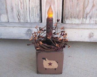 Primitive Sheep with Star Wooden Block Timer Light with Mixed Berry Pip Wreath GCC8295