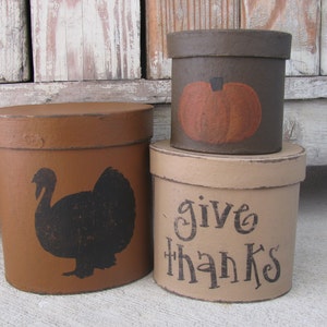 Primitive Turkey Hand Painted Oval Set of 3 Stack Boxes GCC4764