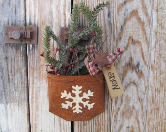 Primitive Hand Painted Snowflake Rusty Pocket GCC2184