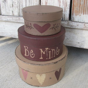 Primitive Hand Painted Valentine Hearts Round Set of 3 Stacking Boxes GCC05656