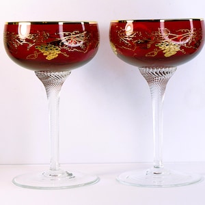 Copas de vino vintage en rojo rubí y dorado • Diseño de vid • Copas con tallo texturizado (juego de 2)