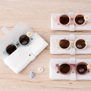 Personalized Flower Sunglasses for Girls, Custom Name Kids Sunglasses with Case, Fun Toddler Accessories, Cute Party Favors & Unique Gift