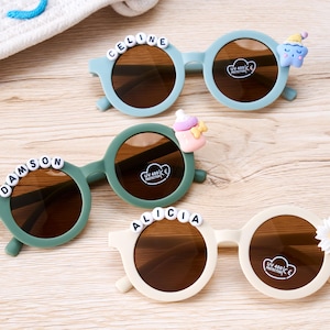 Adorable Personalized Toddler Sunglasses – Vintage-Inspired Daisy Baby Shades with Name, UV400 Protection & Optional Cute Accessories