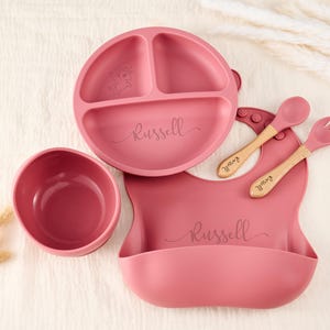 Personalisiertes Cartoon-Baby-Entwöhnungsset, Silikon-Futterteller, Gravur-Lätzchen & Löffel, individuelles Namensgeschenk für Kleinkinder-Duschefeiern