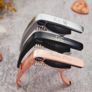 Engraved Guitar Capo and Pick Set, Personalized Metal Capo with Name, Thoughtful Gift for Guitarists & Musicians, Ideal for Any Occasion