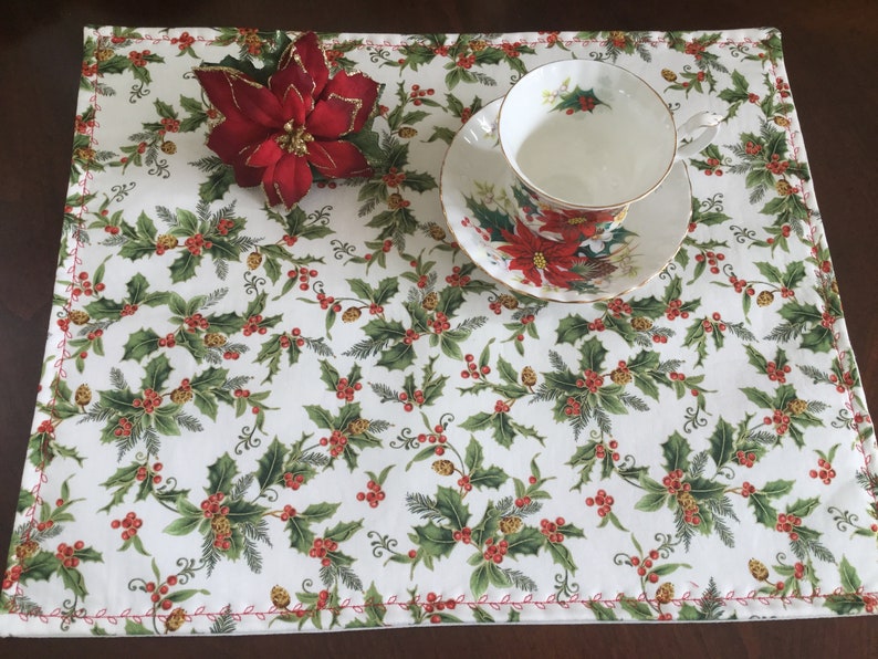 Christmas Holly and Berries Fabric Placemats Set of 4 Etsy Denmark