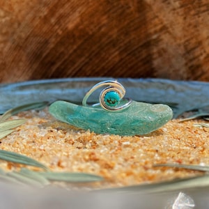 Minimalist Wave Ring in Sterling Silver and Turquoise