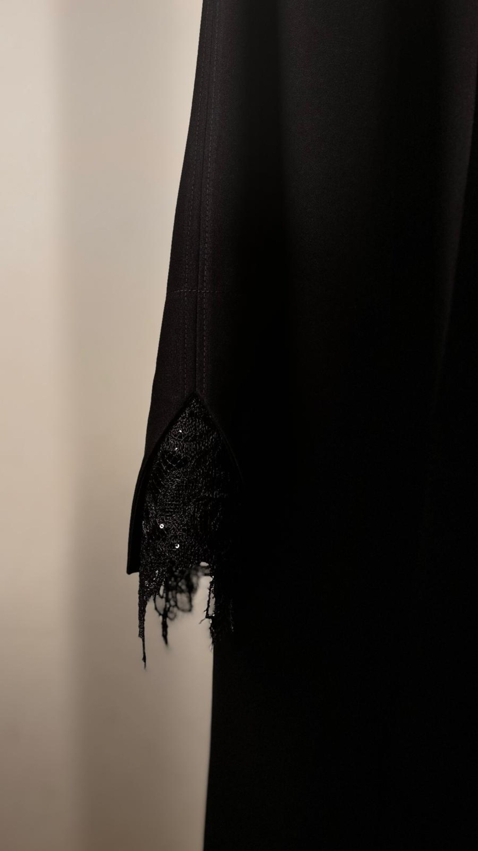 Noir Elegance Abaya