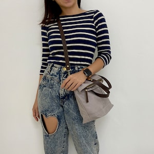 Sac bandoulière plié personnalisé en toile cirée avec fermeture éclair avec bandoulière en cuir, sac fourre-tout à double bandoulière, sac à bandoulière, cadeau personnalisé, sac unisexe