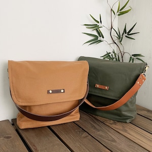Sac cartable personnalisé en toile cirée à fermeture éclair avec bandoulière en cuir, sac pour homme, sac à bandoulière cartable, cadeau personnalisé, sac de facteur
