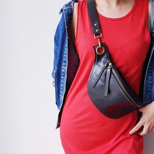 Valentine gift Black Leather Bum Bag, Fanny Pack, Zipper Pouch, Hip Bag, Crossbody, Belt Bag, Festival Bag, traveler Bag, Vintage Bag