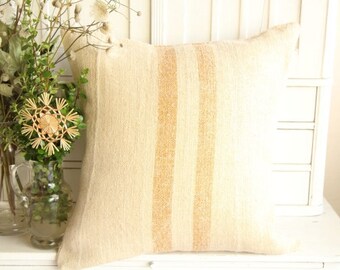 Charming linen cushion cover A 390