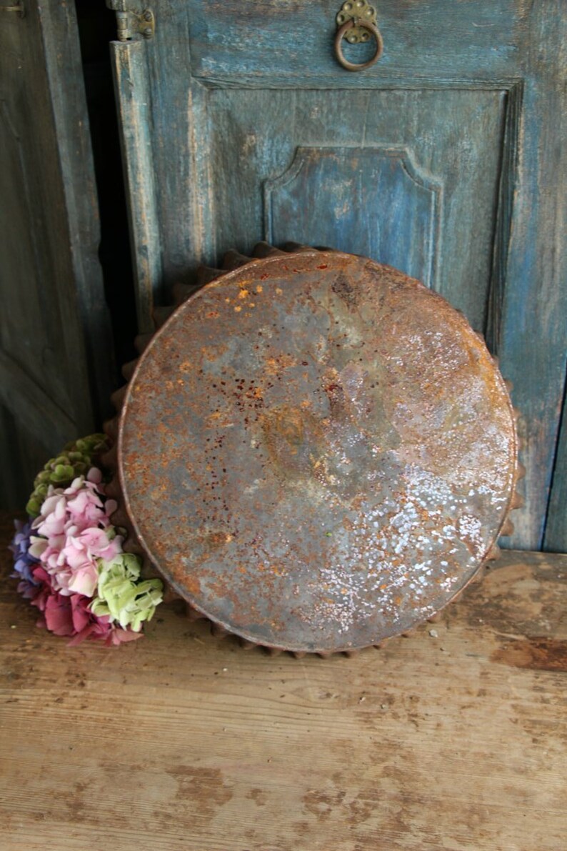 A 129: antique french bakery rusty BAKING PAN perfect for your vintage decoration style image 2
