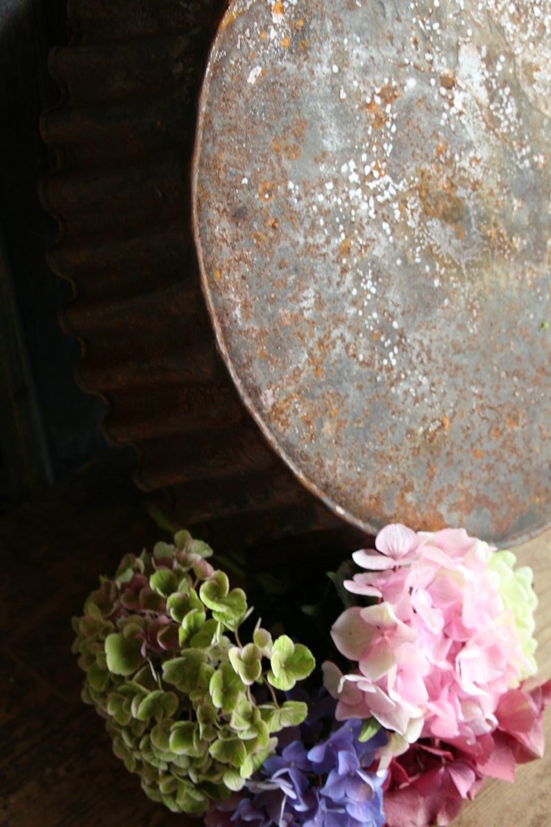 A 129: antique french bakery rusty BAKING PAN perfect for your vintage decoration style image 5