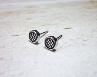 Checkered Silver Round Stud Earrings