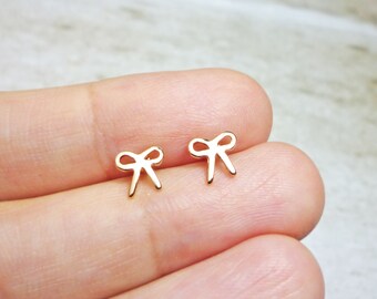 Pendientes de botón con lazo mini de oro rosa, pendientes delicados