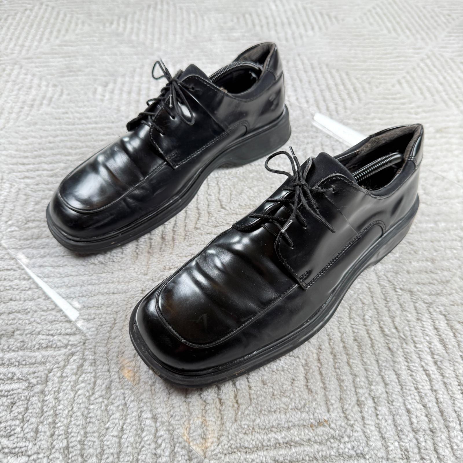 bass black dress shoes G.H.BASS | Men's Larson Lug Weejuns Loafers | Black | Size 7.5 main image 0
