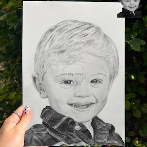 Custom pencil portrait commission, realistic drawing commission