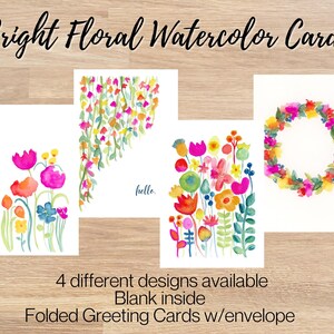 Cartão de felicitações em branco com aquarela floral brilhante