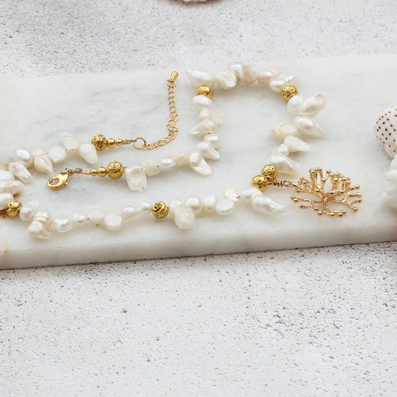 Pearl Choker Necklace with Large Gold Seashell Charm