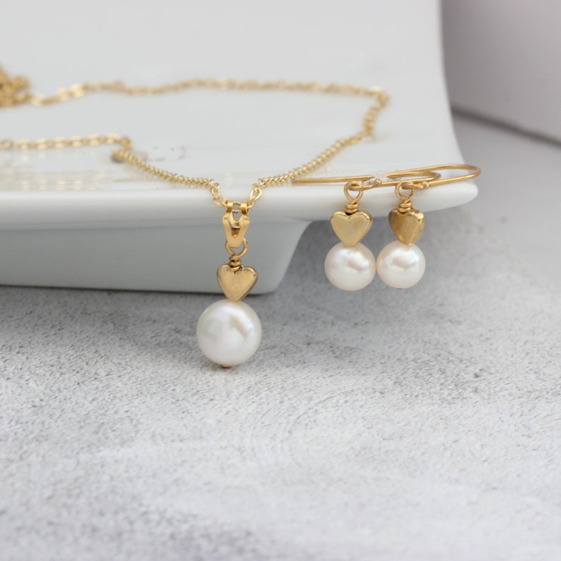 White Pearl Pendant and Drop Earrings Set with Gold Hearts