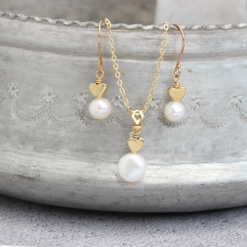 White Pearl Pendant and Drop Earrings Set with Gold Hearts