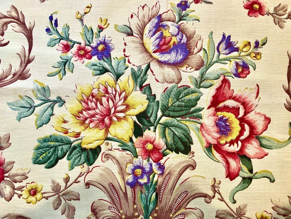 Stunning 1940s Neoclassic Design Floral Broadcloth Fabric - Cotton Yardage for Upholstery and Home Decor - 3+ Yards