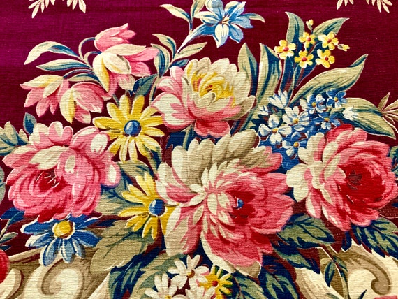 1940s Beautiful Blooms Neoclassical Design Fabric/ Cotton Yardage for Upholstery and Home Decor 23"W x 2.4 Yards