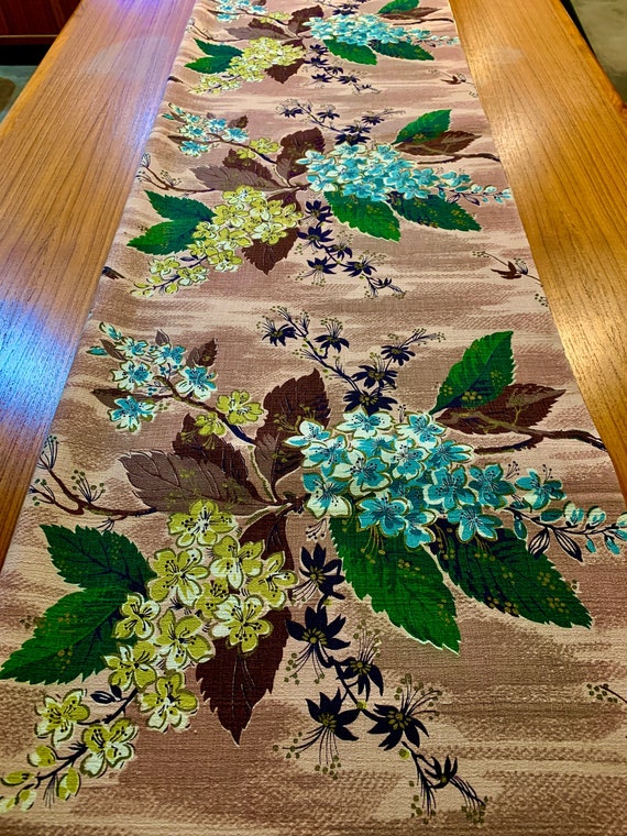 Vintage 50s Flowers and Foliage with Attitude Floral Barkcloth/ Cotton Yardage for Upholstery and Home Decor/ 17 Yards Available