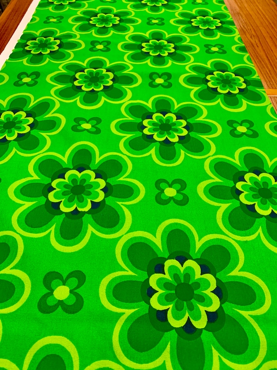 Whimsical Vintage 70s Op Art Floral Broadcloth Fabric/ Hippie Flower Power for Upholstery and Home Decor/ 11 Yards Available