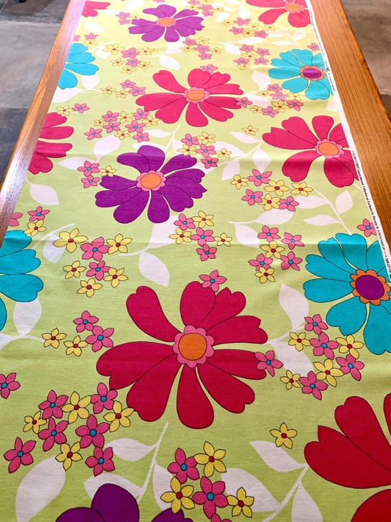 Fab Psychedelic 60's Hippie Chic Daisy Broadcloth Fabric/ Cotton Yardage for Upholstery and Home Decor/ 56"W x 2 Yards