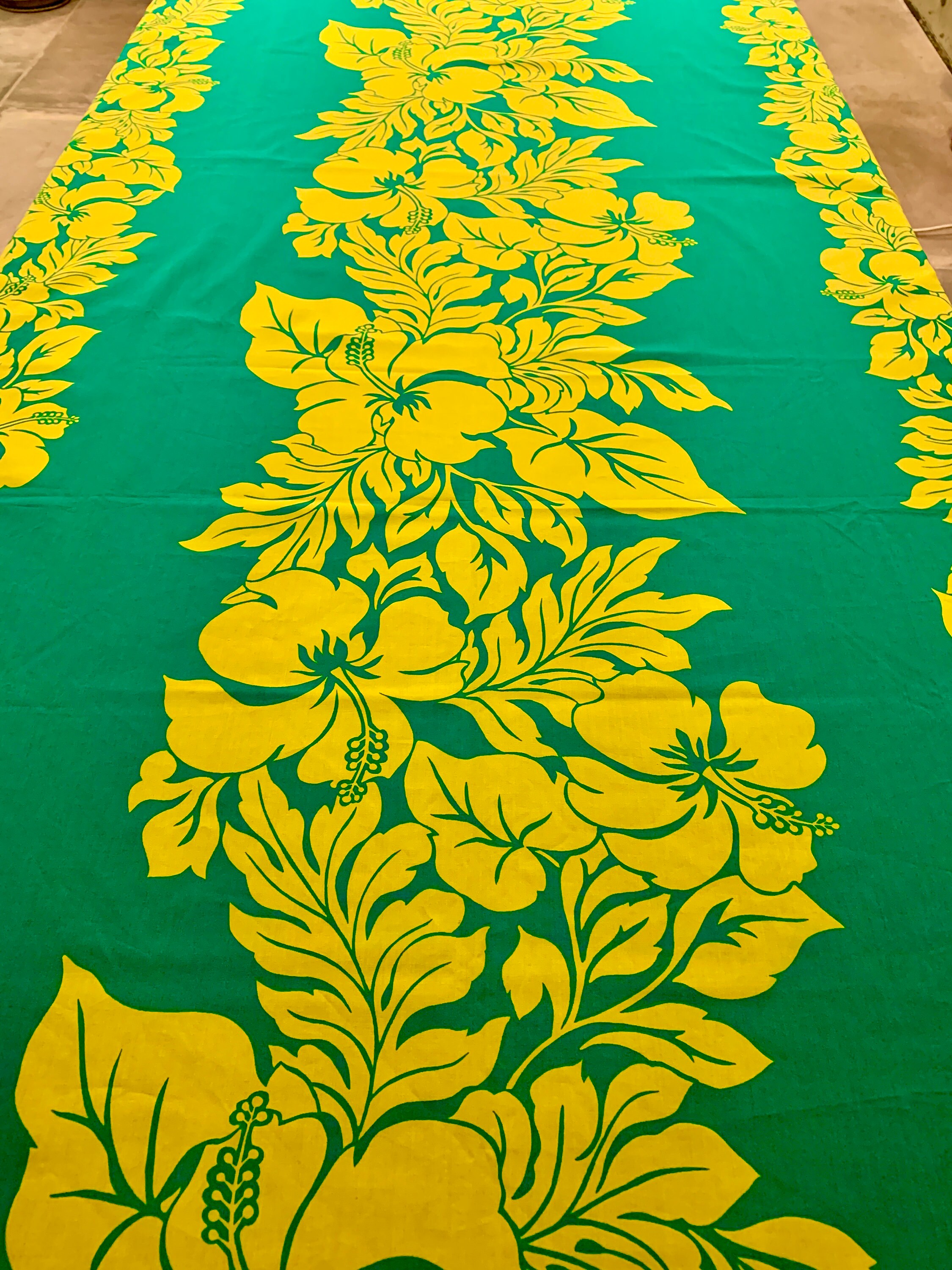 Spectacular 60s Hawaiian Fabric/ Tropical Hibiscus Floral Cotton Yardage for Home Decor and
