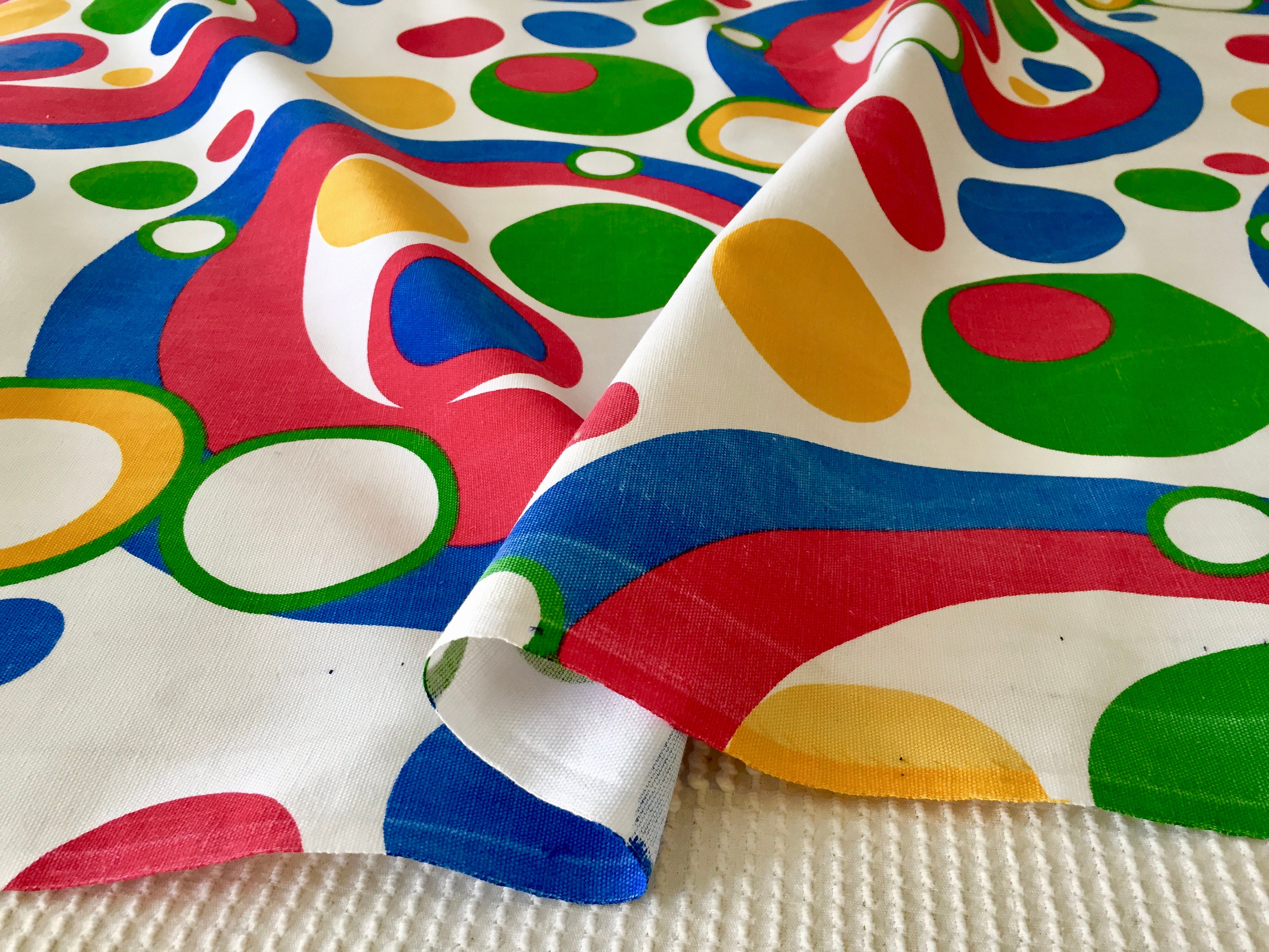 Groovy Vintage Hippie Chic 60s Colorful Bubbles Design Barkcloth Era