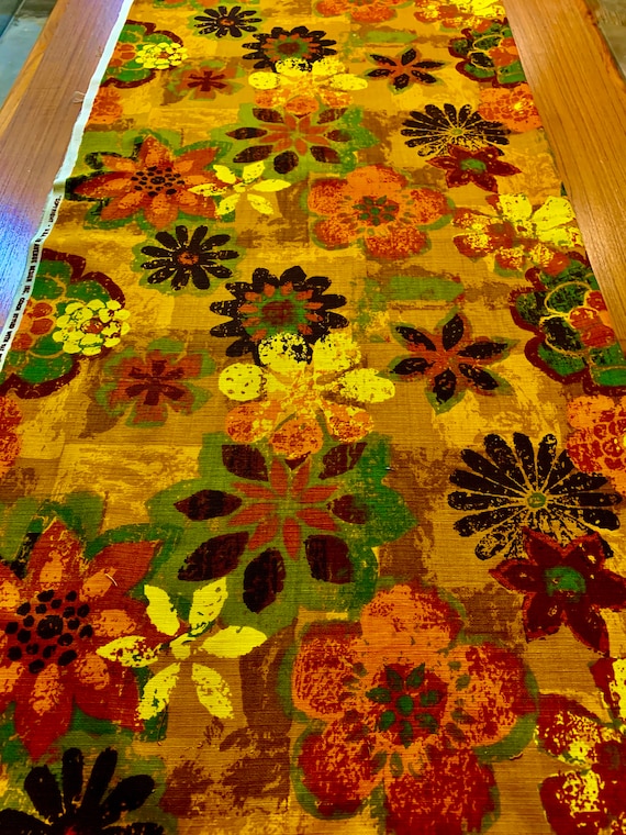 Mod 1960s Flower Power Daisy Floral Broadcloth Fabric/ Cotton Yardage for Home Decor and Upholstery/ 5 Panels Available