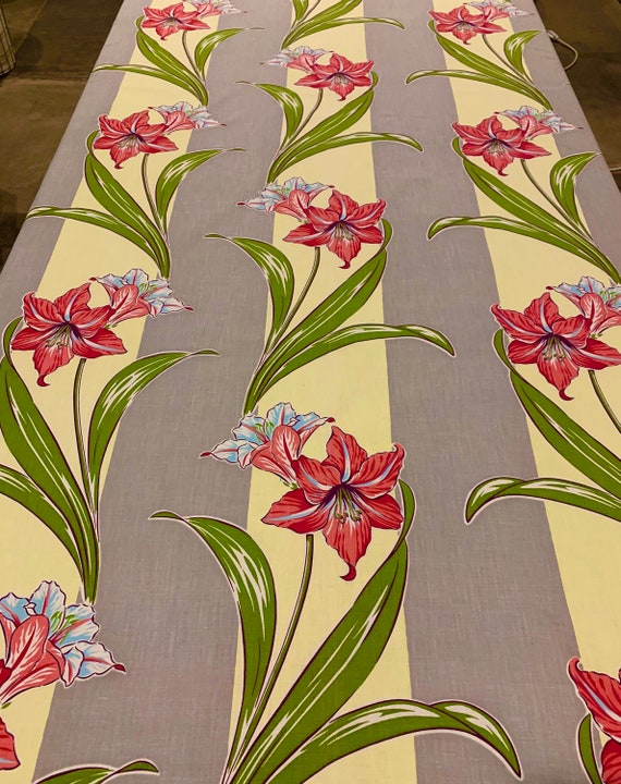 Stunning Lilies Vintage 1940s Fabric/ Cotton Yardage for Drapery, Apparel and Home Decor/ BTY 4 Yards