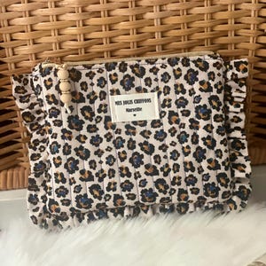 Pochette plate à froufrou matelassée et doublée coton imprimé animal léopard, personnalisation possible