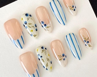 Uñas de arándanos/uñas prensadas, uñas almendradas largas/uñas de verano/uñas lindas/uñas de rayas azules/uñas de frutas/uñas kawaii/uñas de cumpleaños