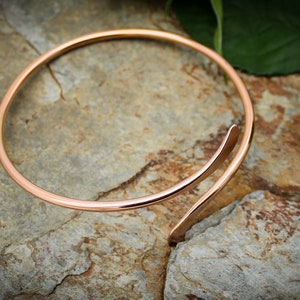 Copper Armlet, Upper arm Bracelet or Cuff, open bangle Bypass Small Hand forged, 7th anniversary image 10