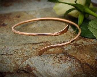 Copper Armlet, Upper arm Bracelet or Cuff, open bangle - Bypass - Medium -  Hand forged, 7th anniversary