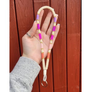 Perla oscura y rosa - Pulsera de cuentas nativas