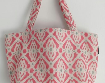 Printed Canvas Tote Bag: Women's Shopper with Zipper Pocket